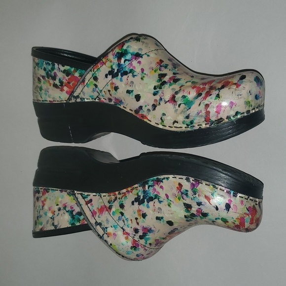 Dansko Watercolor Print Clogs sz 39 - Picture 4 of 15